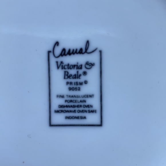 Victoria and Beale prism cups and saucers - Picture 7 of 7